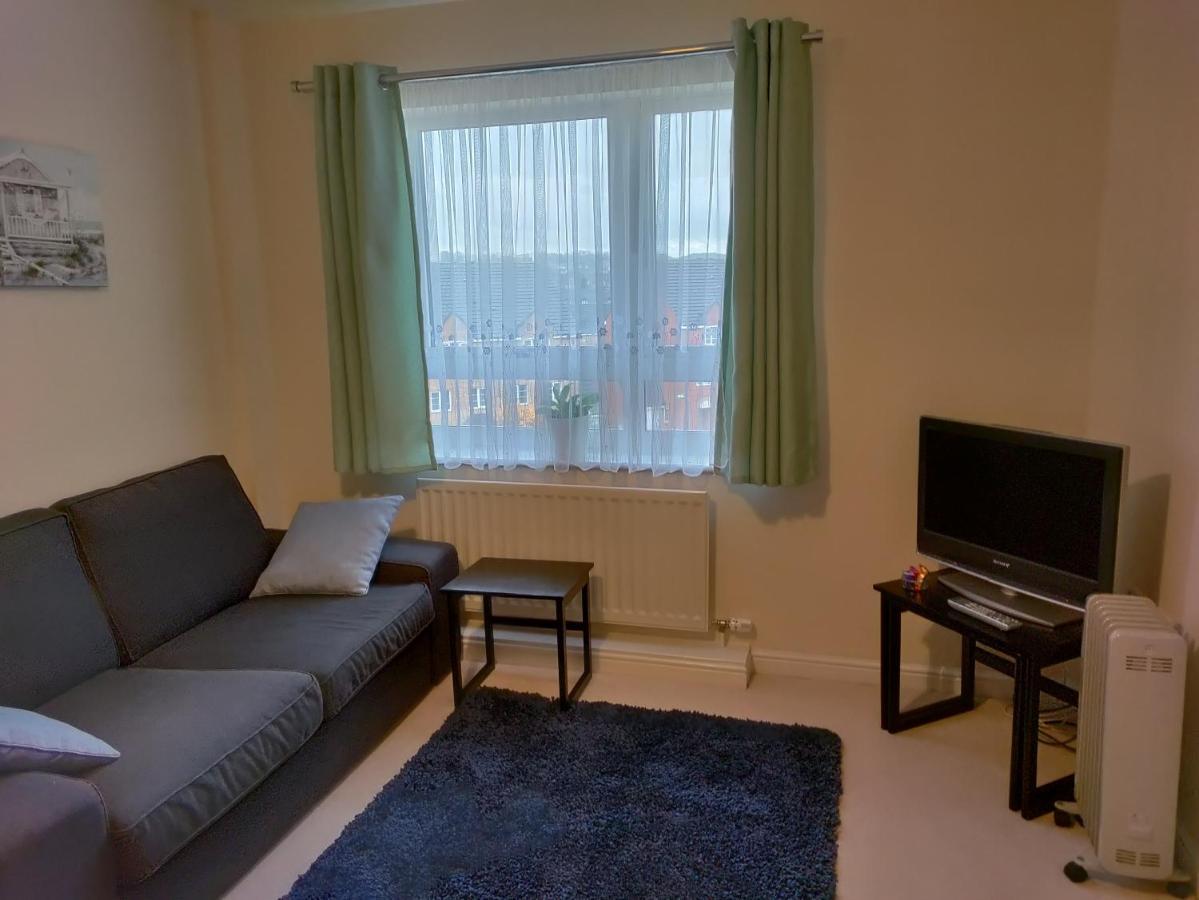 Double Room In A Top Floor Shared Apartment Нортхемптон Экстерьер фото
